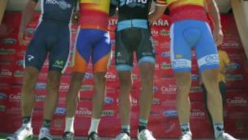 El podio del &uacute;ltimo Campeonato de crono en B&eacute;jar (Salamanca): Castroviejo, segundo clasificado, Luis Le&oacute;n S&aacute;nchez, campe&oacute;n, Alejandro Marque, tercero, y Eloy Teruel, ganador en categor&iacute;a &eacute;lite. 