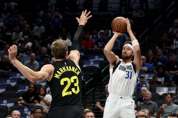 Los Mavericks, que llegaron a la final, se refuerzan con Klay Thompson, que cerró una etapa de 13 temporadas y 4 anillos con Golden State Warriors. Un tirador letal, complemento perfecto para Luka Doncic en Dallas.