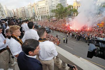 Valencia sigue de fiesta: apoteósis en el ayuntamiento