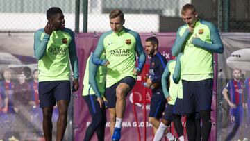 Mathieu, con Umtiti y Digne.