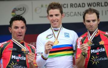 Rui Alberto Faria Da Costa posando con Joaquin Rodriguez y Alejandro Valverde