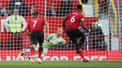 Alexis y el United festejan ante Leicester en el debut