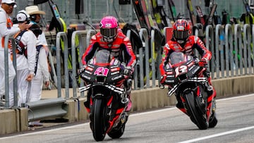 Aleix Espargaró y Maverick Viñales, con las Aprilia.