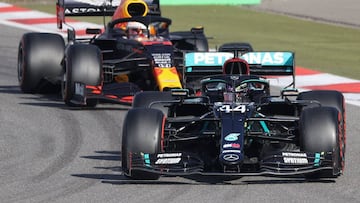 Lewis Hamilton (Mercedes W11) y Max Verstappen (Red Bull RB16). Nurburgring, F1 2020. 