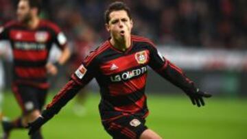 Javier Hernández celebra su gol