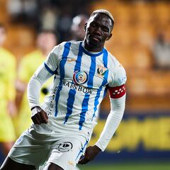 La lesión de Omeruo hace que el Leganés dude si fichar un central