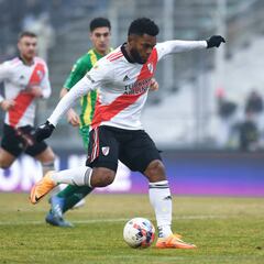 Borré felicita a Borja por el partido de River ante Aldosivi