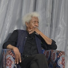 Ganó un Premio Nobel y EE.UU. le revocó la visa: el caso del escritor nigeriano, Wole Soyinka