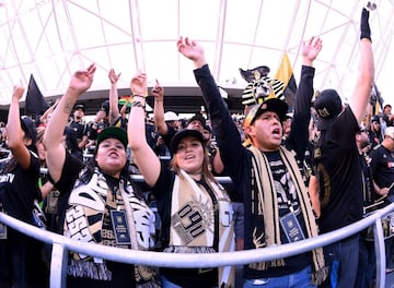 Los seguidores del LAFC ya hicieron del Banc of California su hogar.
