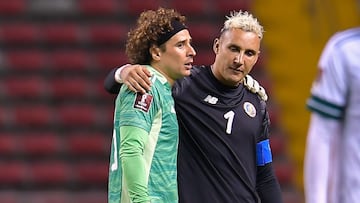 Keylor Navas y Guillermo Ochoa, dos grandes referentes de Concacaf sin equipo