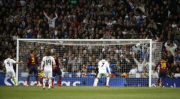 1-1. Benzema anota el gol del empate.