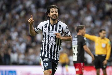 Con las Chivas, Pizarro alcanzó grandes actuaciones que lo llevaron a ser uno de los queridos por la afición. Su salida del Guadalajara dejó molestos a seguidores del Rebaño Sagrado.