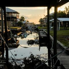 The stunning connection between hurricanes and Waffle House