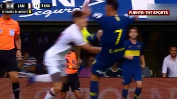 Figura de Boca pegó este planchazo en el cuello a un rival
