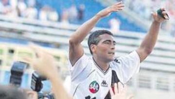 <b>POR ENCIMA DE TODOS. </b>Romario sigue siendo un ídolo de masas en Brasil, ahora con la camiseta del Vasco da Gama.