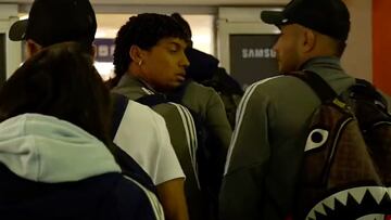 Así recibió la afición azul al campeón del fútbol colombiano en el aeropuerto de Buenos Aires previo a su compromiso por Copa Sudamericana.