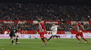 0-4. Koke marc¨® el cuarto gol tras un pase de Griezmann.