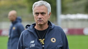 Mourinho sigue con su 'castigo' y planea una revolución