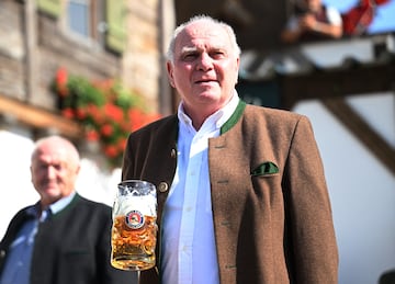 Uli Hoeness, exfutbolista alemán y expresidente del Bayern de Múnich, durante la fiesta del Oktoberfest celebrado en Munich.