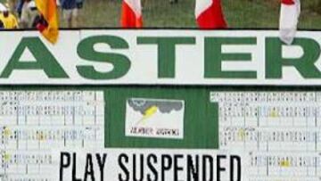 <B>'TIEMPO MUERTO'.</B> La incesante lluvia que ha caído sobre el recorrido de Augusta ha obligado a suspender momentáneamente el torneo.