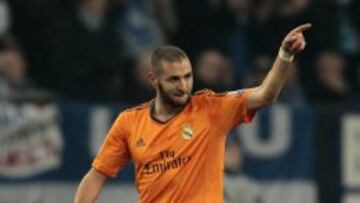 Benzema celebra uno de sus goles.