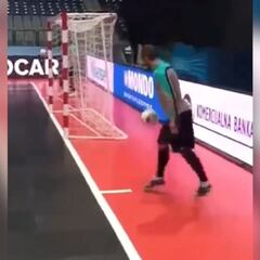 El mago Ricardinho presenta su último truco: de rabona, sin ángulo y con efecto endiablado