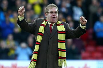 En 1976, sir Elton John se convirtió en su presidente e invirtió grandes cantidades de dinero para lograr que el club ascendiera tres divisiones hasta llegar a la primera. Sus mayores éxitos en esa primera etapa fueron, quedar segundo, justo tras el Liverpool, en la temporada 1982-83 y alcanzar una final de la Copa inglesa justo un año después.