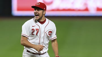 El pasado 5 de febrero el ganador del Cy Young de la Liga Nacional en 2020 firmó un acuerdo de tres años y 102 millones con los Dodgers.
