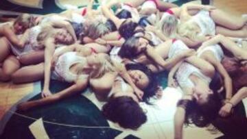 Así "duermen" las animadoras de los Bucks en vísperas de su debut