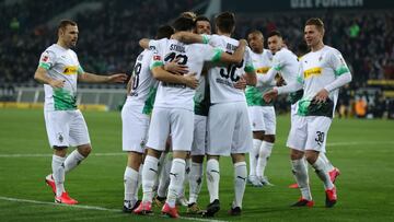 Gladbach players to give away their salaries to help pay staff