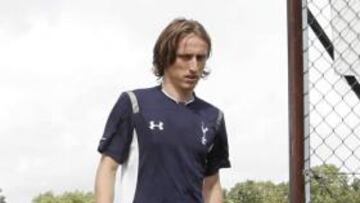 <b>APARTE. </b>Modric continúa entrenándose en Londres en solitario.