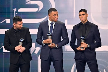 Messi, Mbappé and Achraf, at the gala.