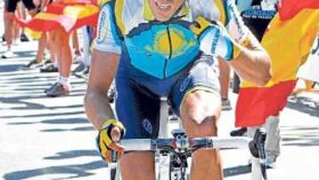 <b>EN SOLITARIO. </b>Contador saltó del grupo de favoritos a 1,7 kilómetros del final. Consiguió 21 segundos de renta y ya es segundo en la general, tras Rinaldo Nocentini.