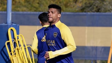 Frank Fabra en un entrenamiento de Boca Juniors