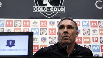Santiago, 19 de diciembre 2018
El gerente deportivo de Colo Colo, Marcelo Espina habla con los medios durante una conferencia de prensa en el Estadio Monumental.
Christian Iglesias/Photosport
