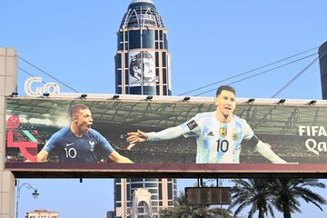 Las calles de Doha ya están listas y lucen de gala para el comienzo del Mundial de Qatar el próximo 20 de noviembre.