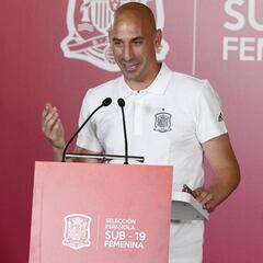 Rubiales, a las campeonas: "La RFEF siempre creyó en vosotras"
