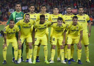 El once inicial del Villarreal antes del comienzo del partido. 