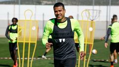 Kenedy, en un entrenamiento con el Granada.