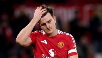 Manchester (United Kingdom), 30/12/2024.- Harry Maguire of Manchester United reacts after the final whistle of the English Premier League match between Manchester United and Newcastle United in Manchester, Britain, 30 December 2024. (Reino Unido) EFE/EPA/ADAM VAUGHAN EDITORIAL USE ONLY. No use with unauthorized audio, video, data, fixture lists, club/league logos, 'live' services or NFTs. Online in-match use limited to 120 images, no video emulation. No use in betting, games or single club/league/player publications.