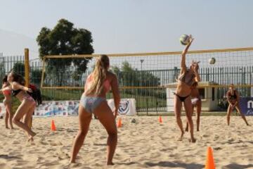 Entrenamiento de seleccionadas chilenas de Bech Volley, Pilar Mardones y Francisca Rivas en el parque deportivo Peñalolén.