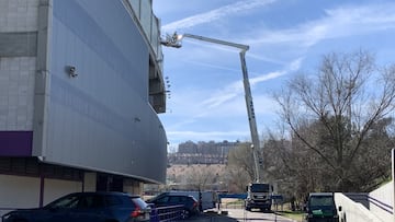 Grúa, trabajando en Zorrilla.