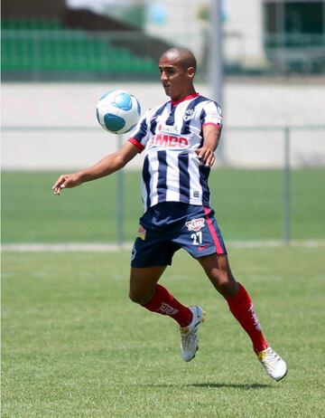El 'Chaka' fue alguna vez miembro del odiado rival. Hoy en Tigres, Rodríguez fue producto de las fuerzas básicas de Monterrey.