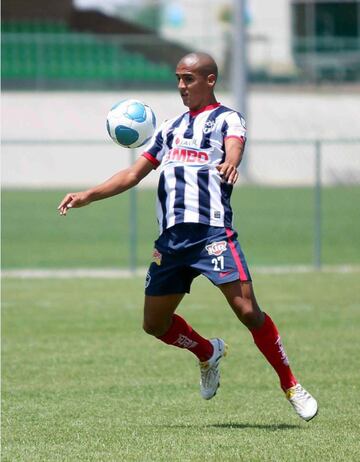 El 'Chaka' fue alguna vez miembro del odiado rival. Hoy en Tigres, Rodríguez fue producto de las fuerzas básicas de Monterrey. 