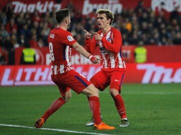 0-5. Griezmann celebró el quinto gol con Saúl Ñí­guez.