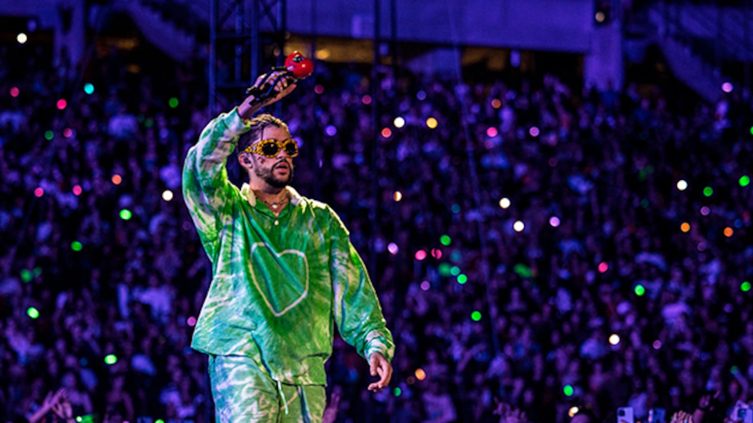 Taylor Swift gets down to Bad Bunny at the 2023 Grammy Awards - AS USA