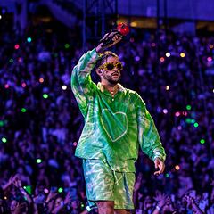 Taylor Swift gets down to Bad Bunny at the 2023 Grammy Awards