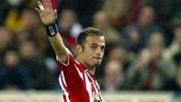 <b>DEMIS NO TUVO SU DÍA.</b> Se retiró con molestias sin haber cuajado una buena actuación ante el Real Madrid.