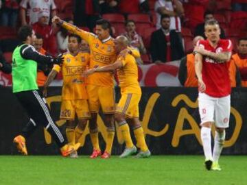 Después de la Copa América se jugaron las semifinales y Tigres regresó reforzado y aumentado. A pesar de la derrota los mexicanos se fueron con un gol de Hugo Ayala que valía oro.