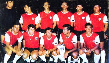 Antes, Colo Colo ya había jugado con camiseta roja, la primera de ellas en 1969.